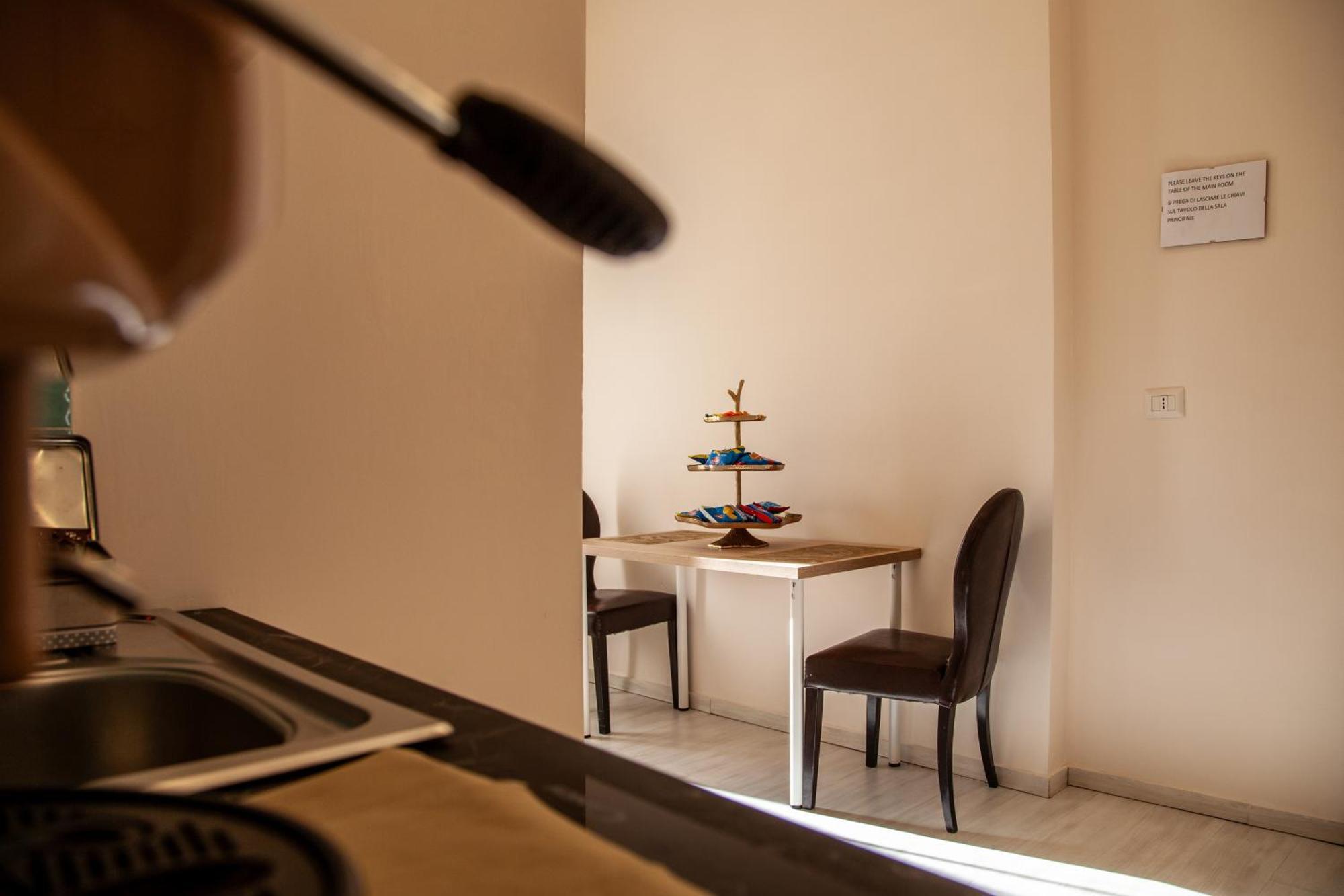 Airport Luxury Rooms Neapel Exterior foto