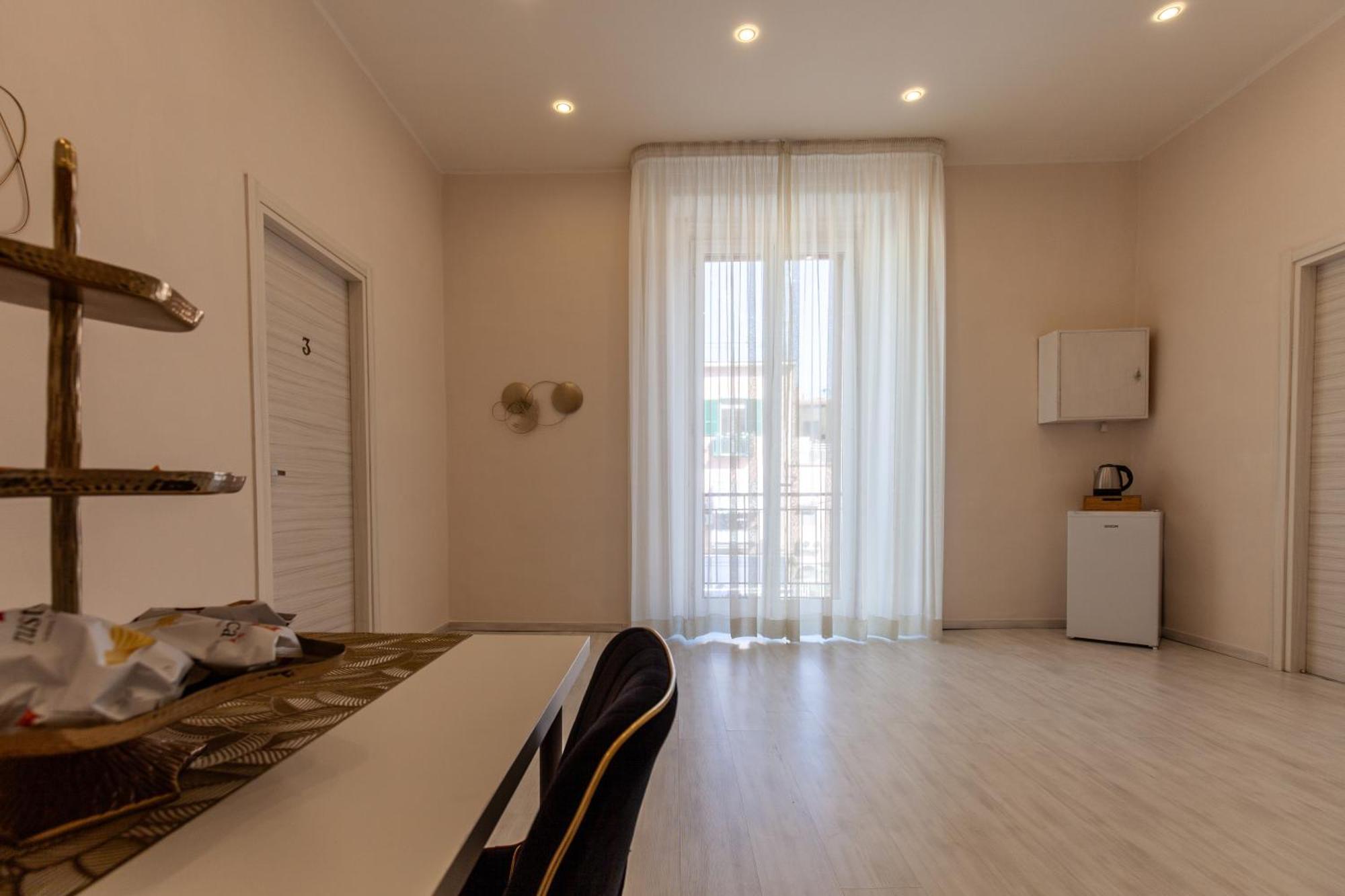 Airport Luxury Rooms Neapel Exterior foto