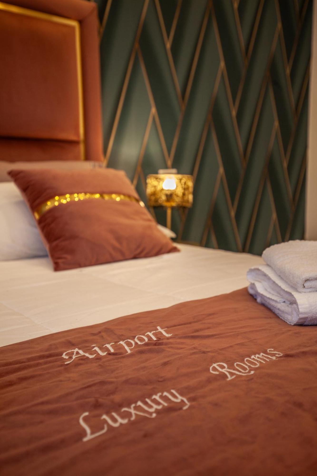Airport Luxury Rooms Neapel Exterior foto