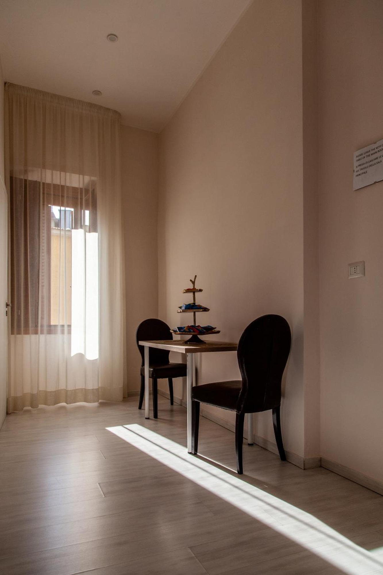 Airport Luxury Rooms Neapel Exterior foto